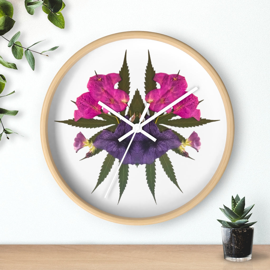 Bogan-Kisses Wall Clock